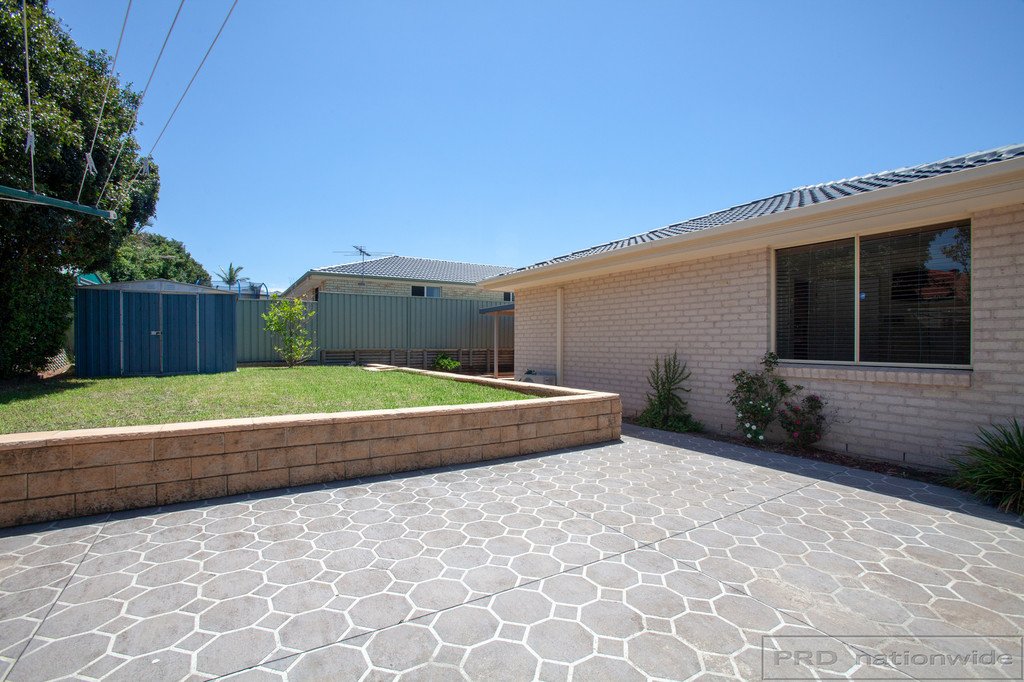 10 Maybush Avenue THORNTON 13