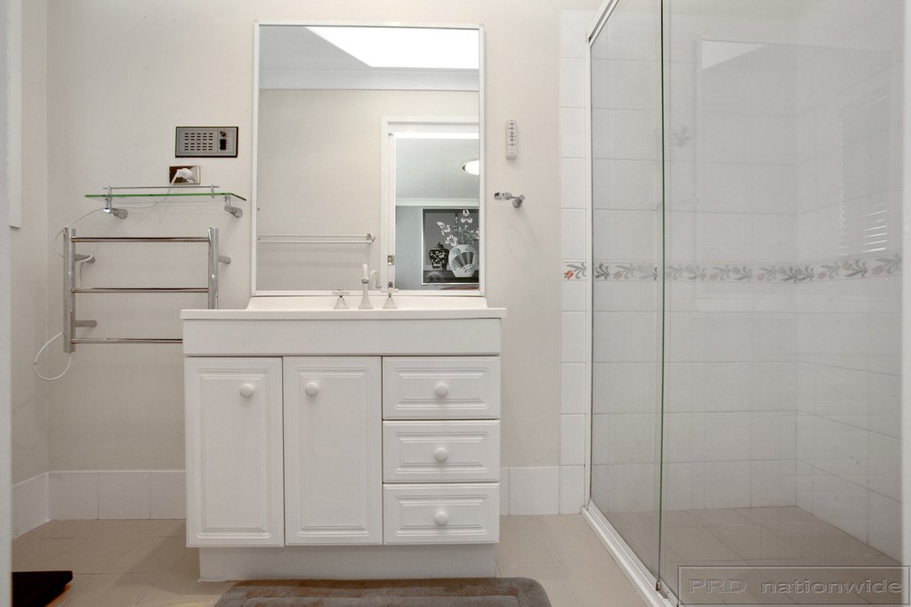 10 Maybush Avenue THORNTON 15