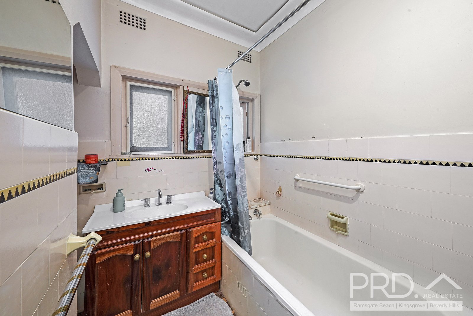 10 Mayfair Crescent BEVERLY HILLS 7