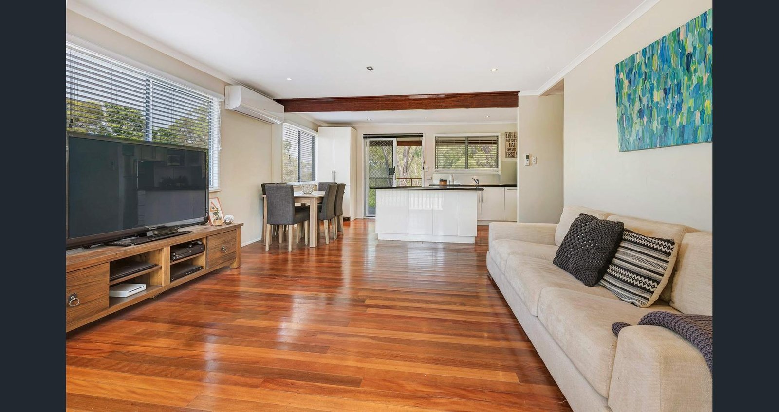 10 McCowan Street ASHMORE 4