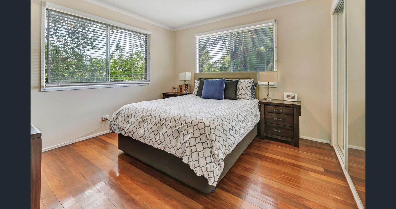 10 McCowan Street ASHMORE 7