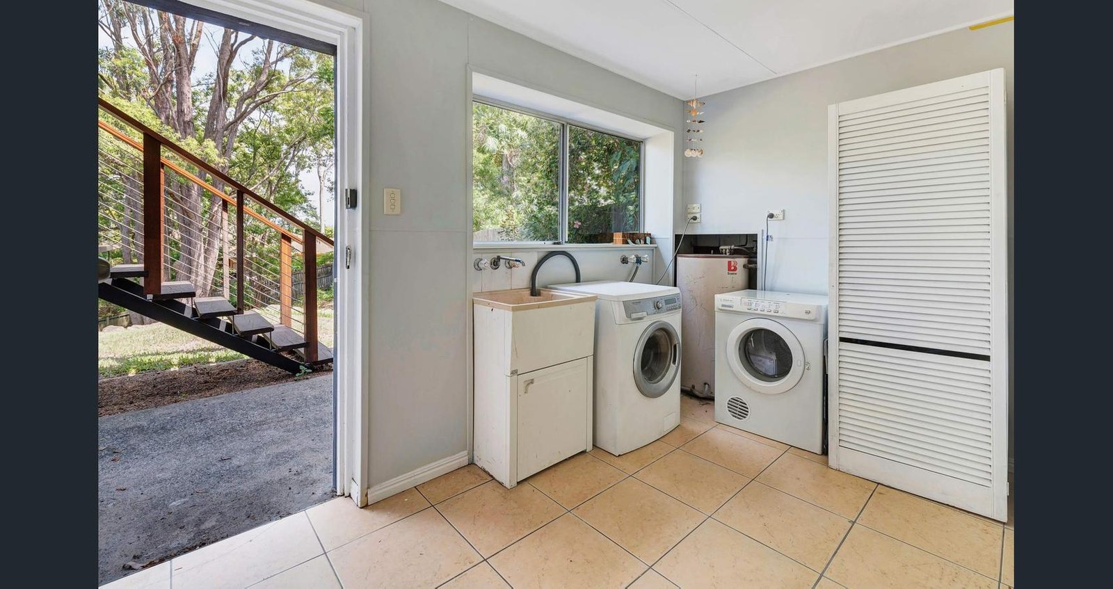 10 McCowan Street ASHMORE 13