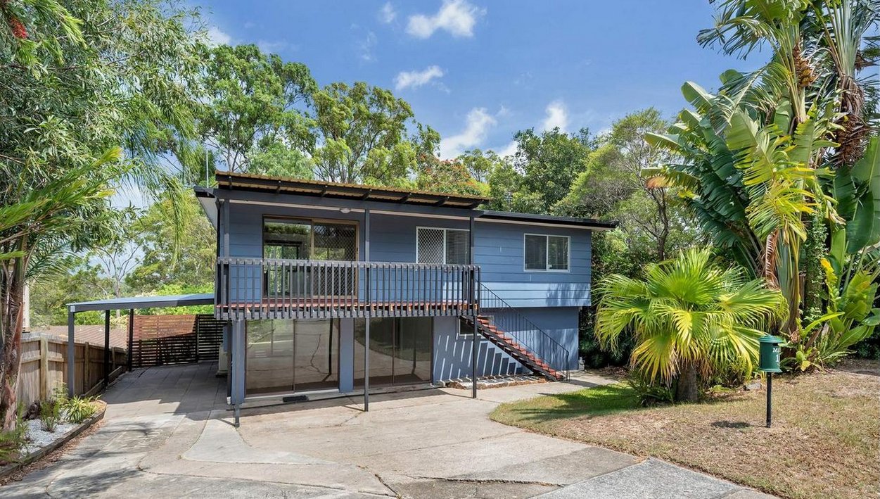 10 McCowan Street ASHMORE 2
