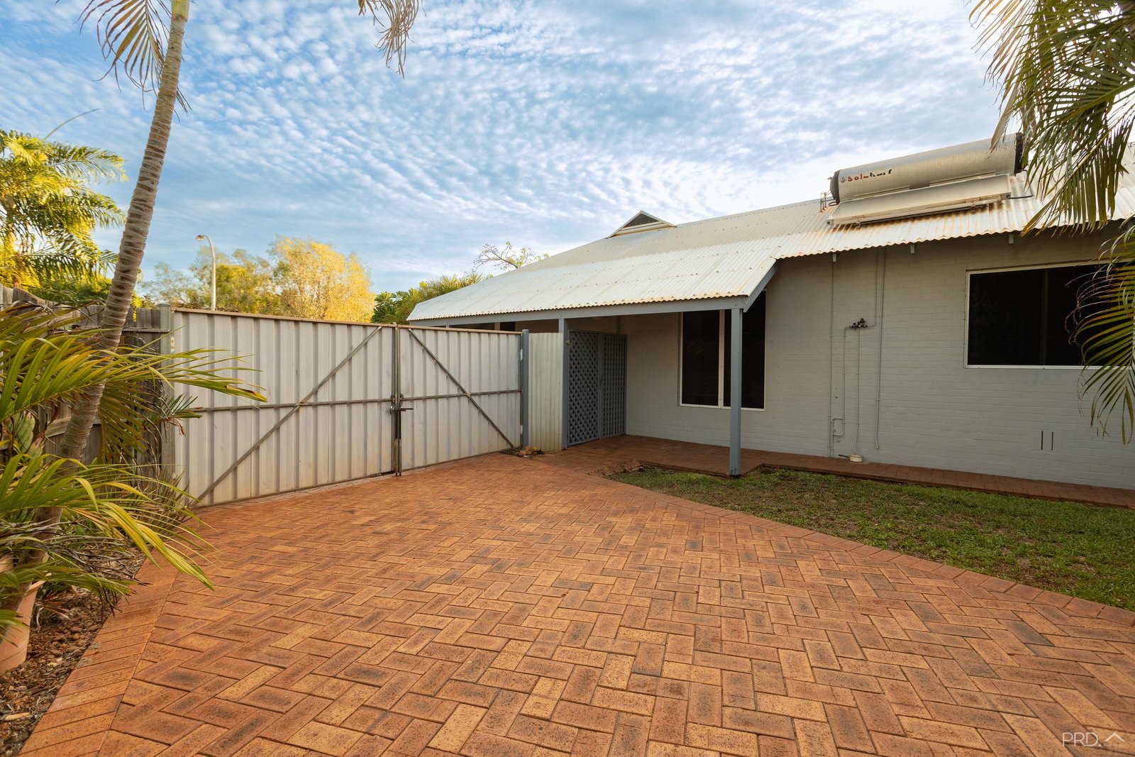 10 McKenzie Road CABLE BEACH 8