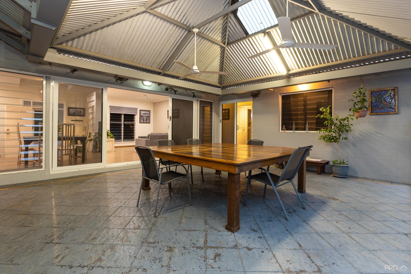 10 McKenzie Road CABLE BEACH 11