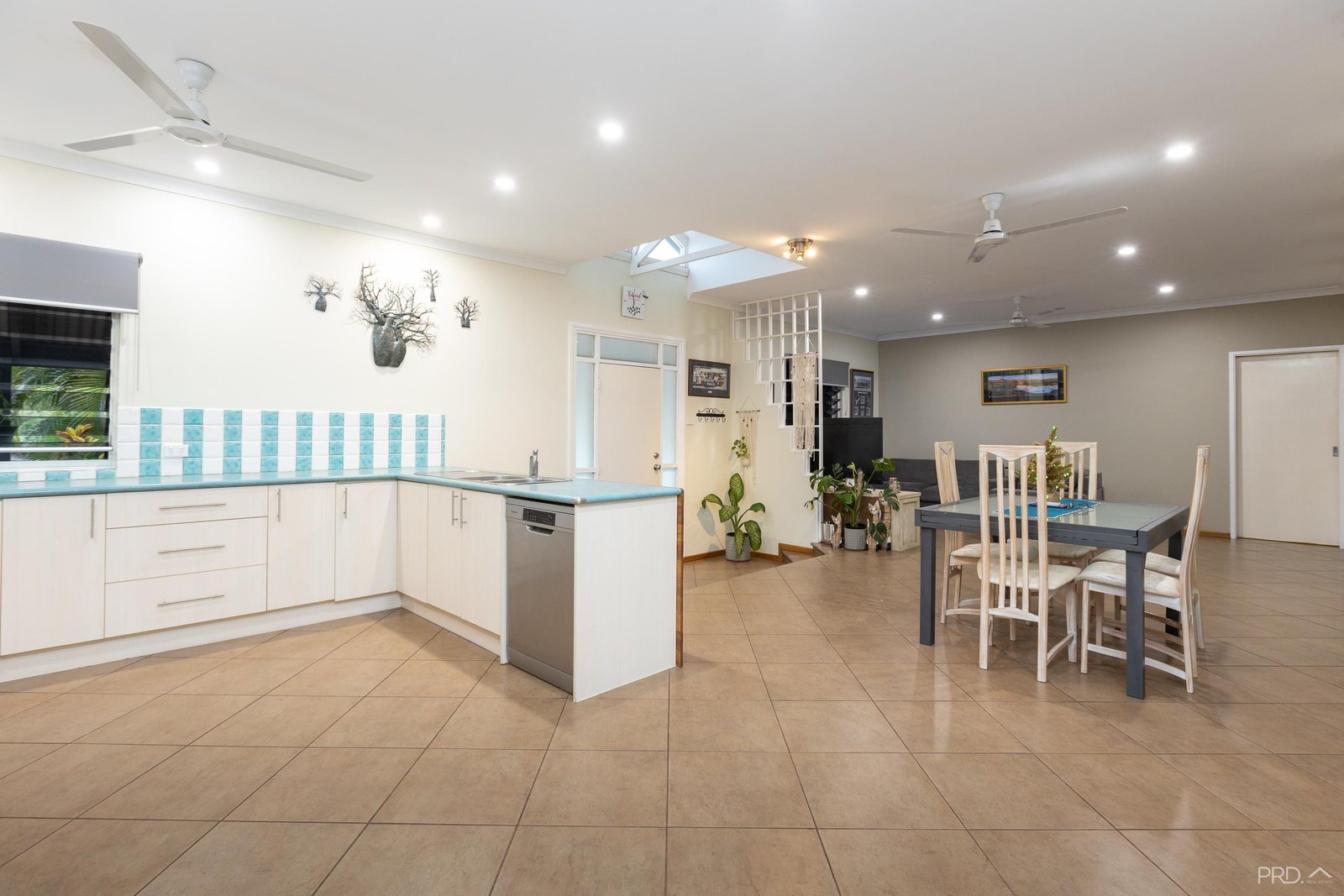 10 McKenzie Road CABLE BEACH 14