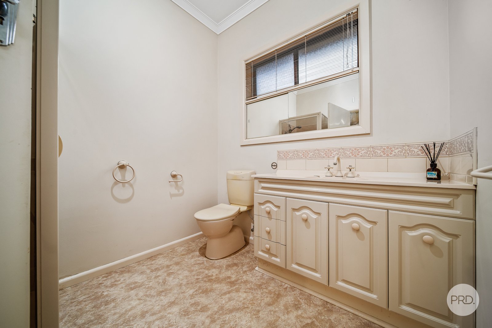 10 McLachlan Street KANGAROO FLAT 9