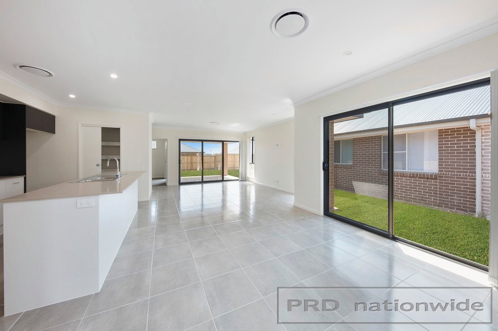 10 McNamara Street THORNTON 3