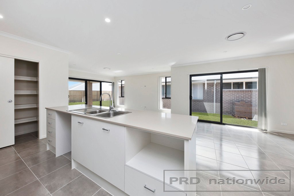 10 McNamara Street THORNTON 4