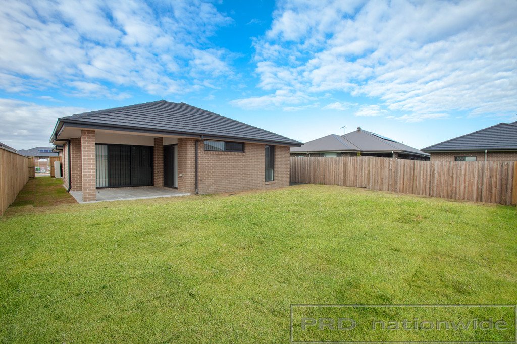 10 McNamara Street THORNTON 16