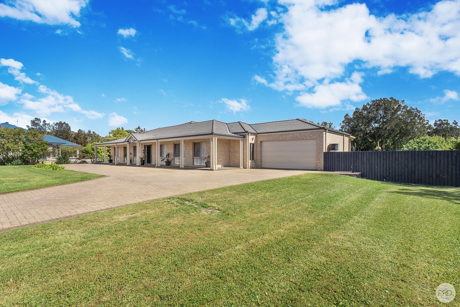 10 Melaleuca Drive ONE MILE 7