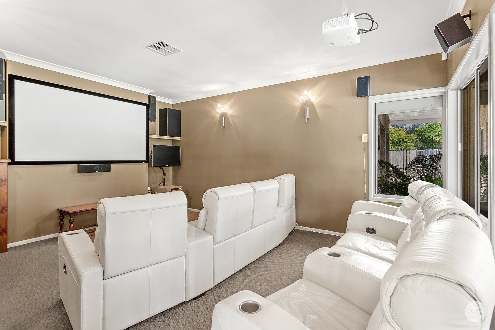 10 Melaleuca Drive ONE MILE 8