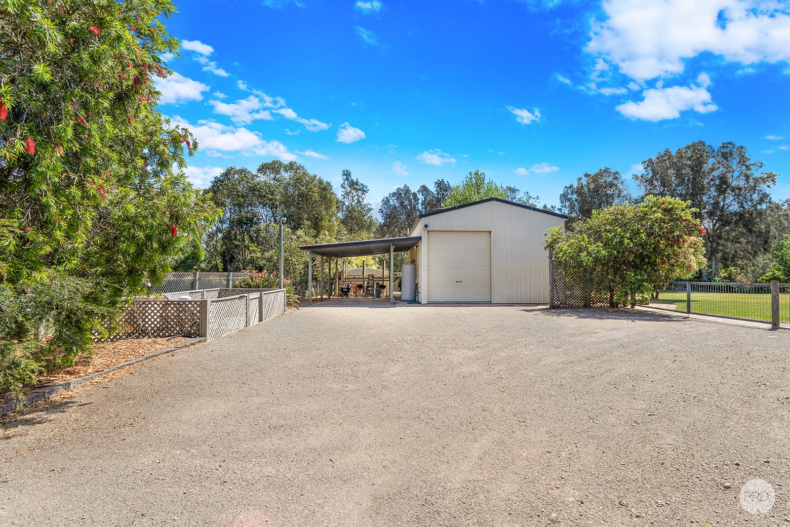 10 Melaleuca Drive ONE MILE 15