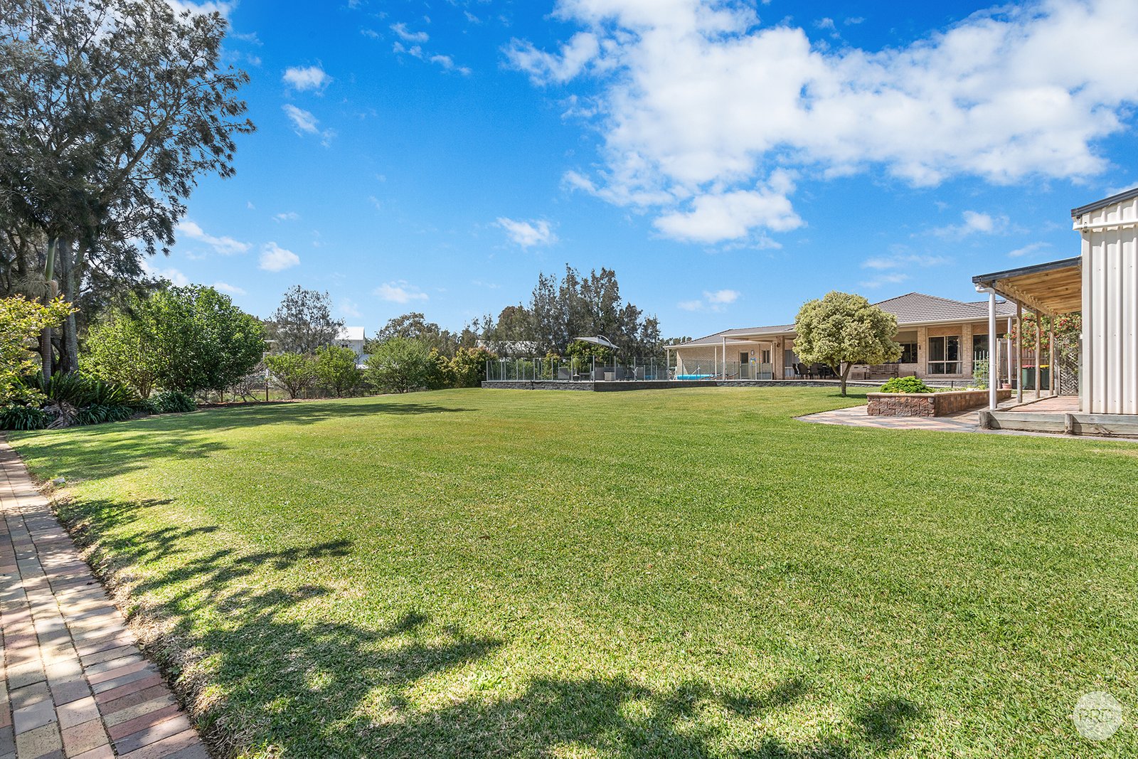 10 Melaleuca Drive ONE MILE 17