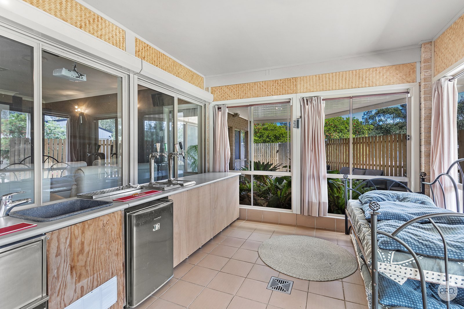 10 Melaleuca Drive ONE MILE 30