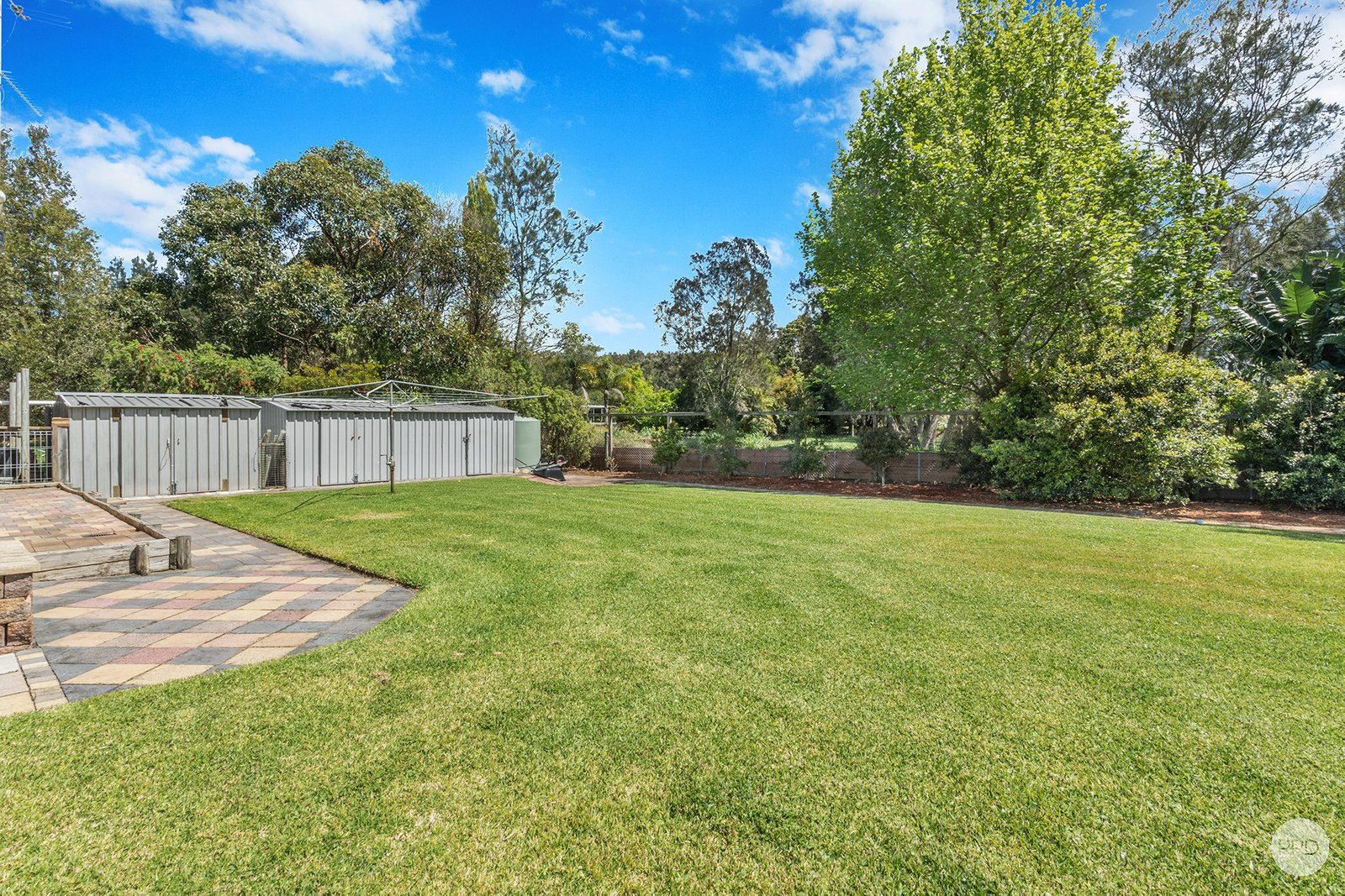 10 Melaleuca Drive ONE MILE 33