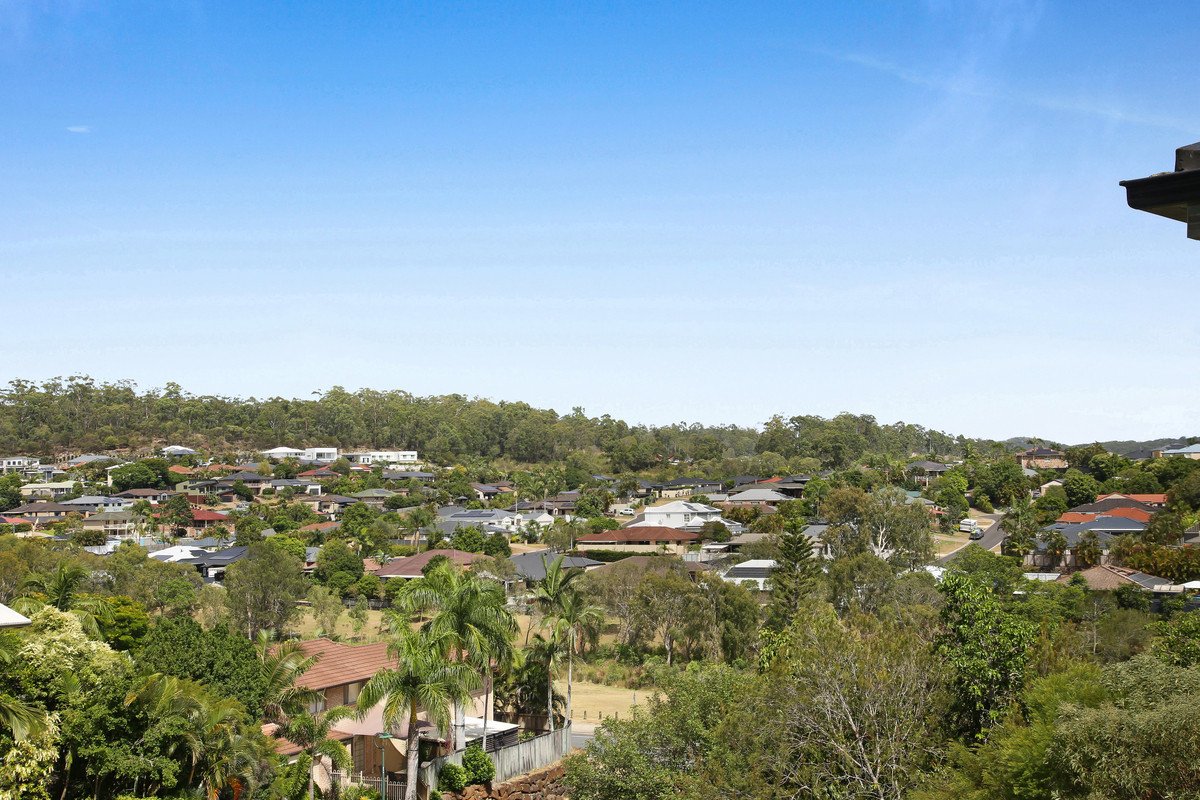 10 Mieke Court Burleigh Heads 17
