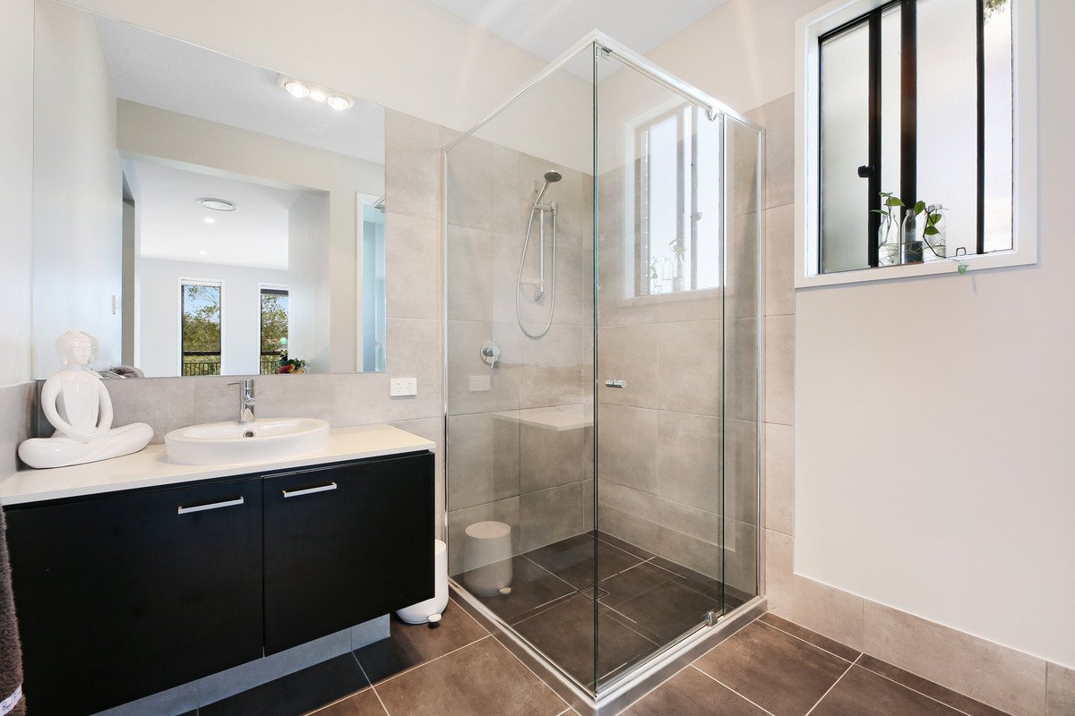 10 Mieke Court Burleigh Heads 25