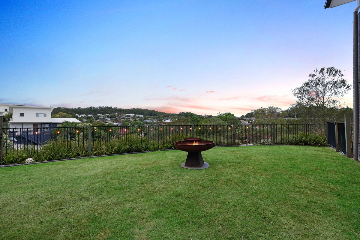 10 Mieke Court Burleigh Heads 30