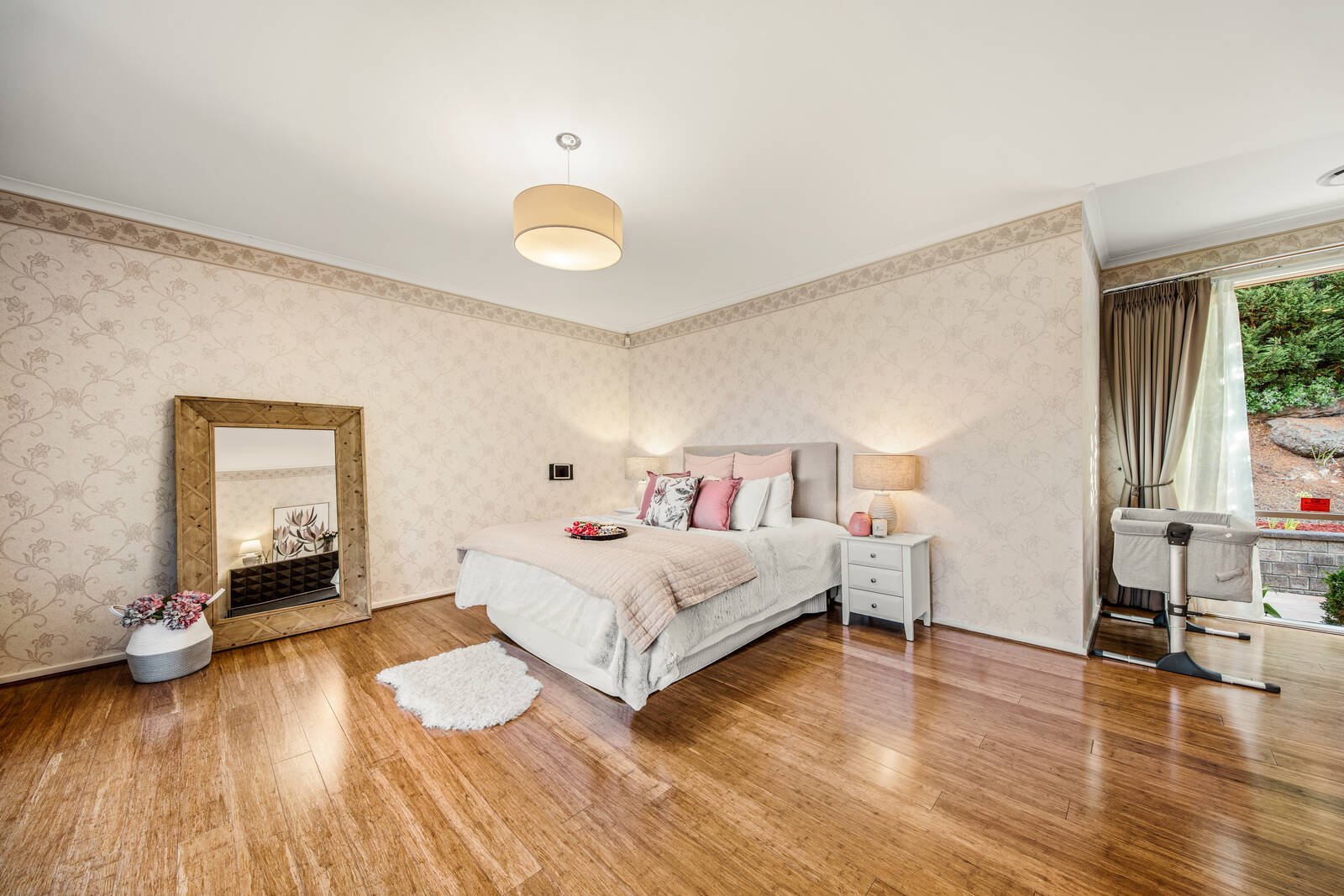 Real Estate and Property in 10 Mirabella Court, Warrandyte, VIC