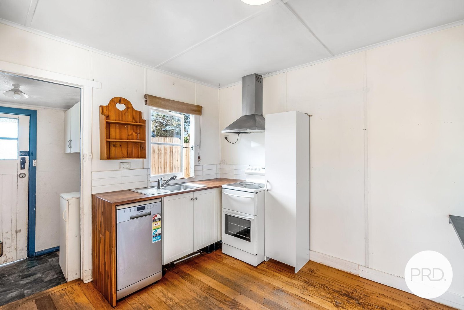 10 Mongana Road DODGES FERRY 7