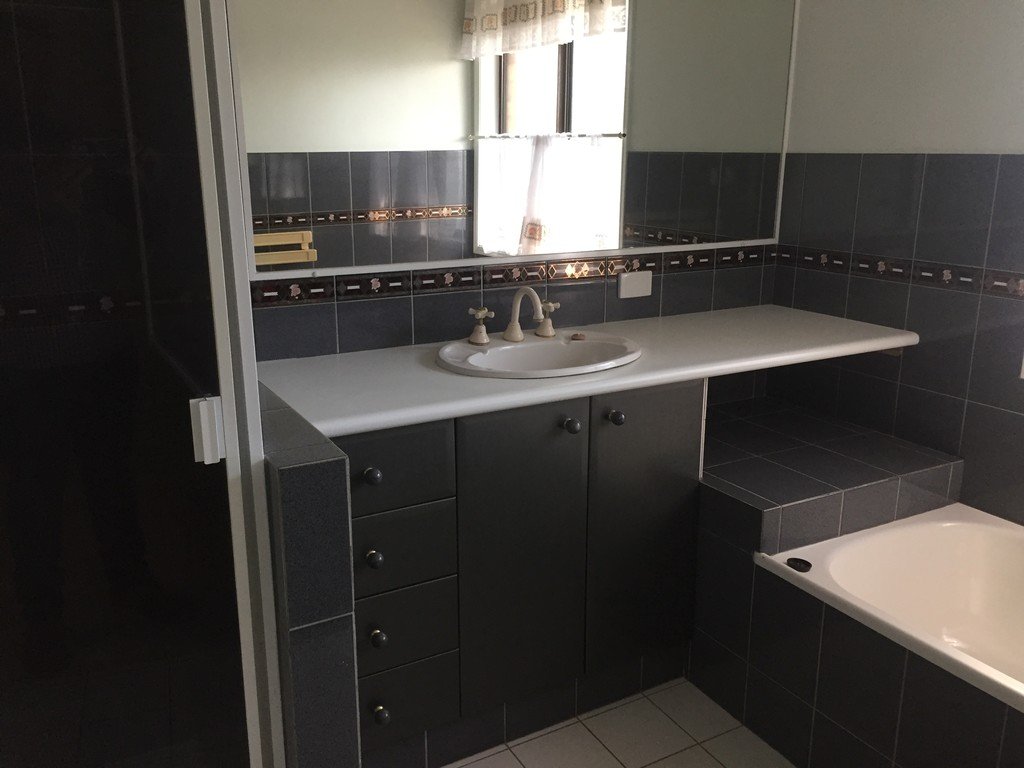 10 Moorhen Place BURLEIGH WATERS 14