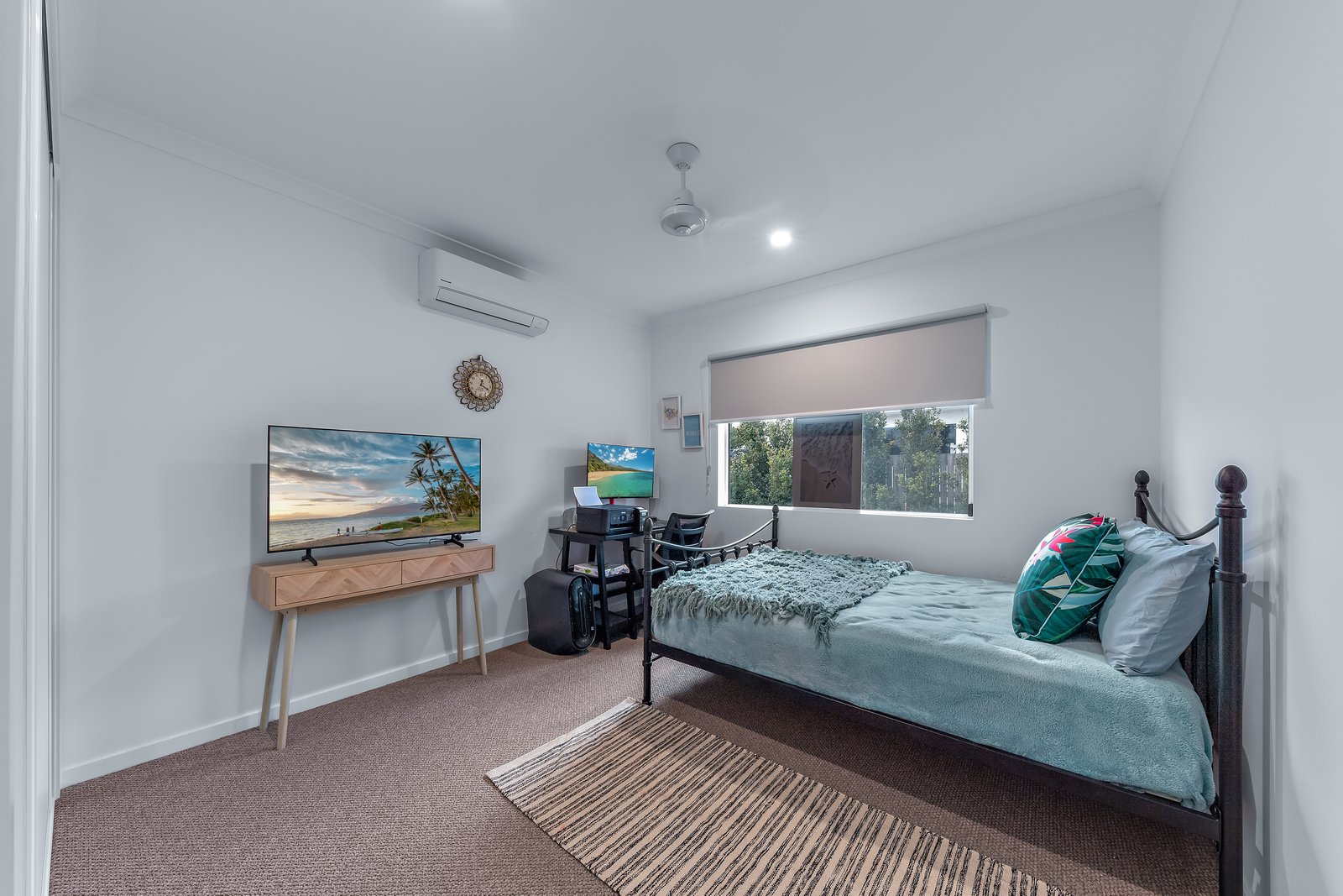 10 Mosswood Court CANNON VALLEY 9