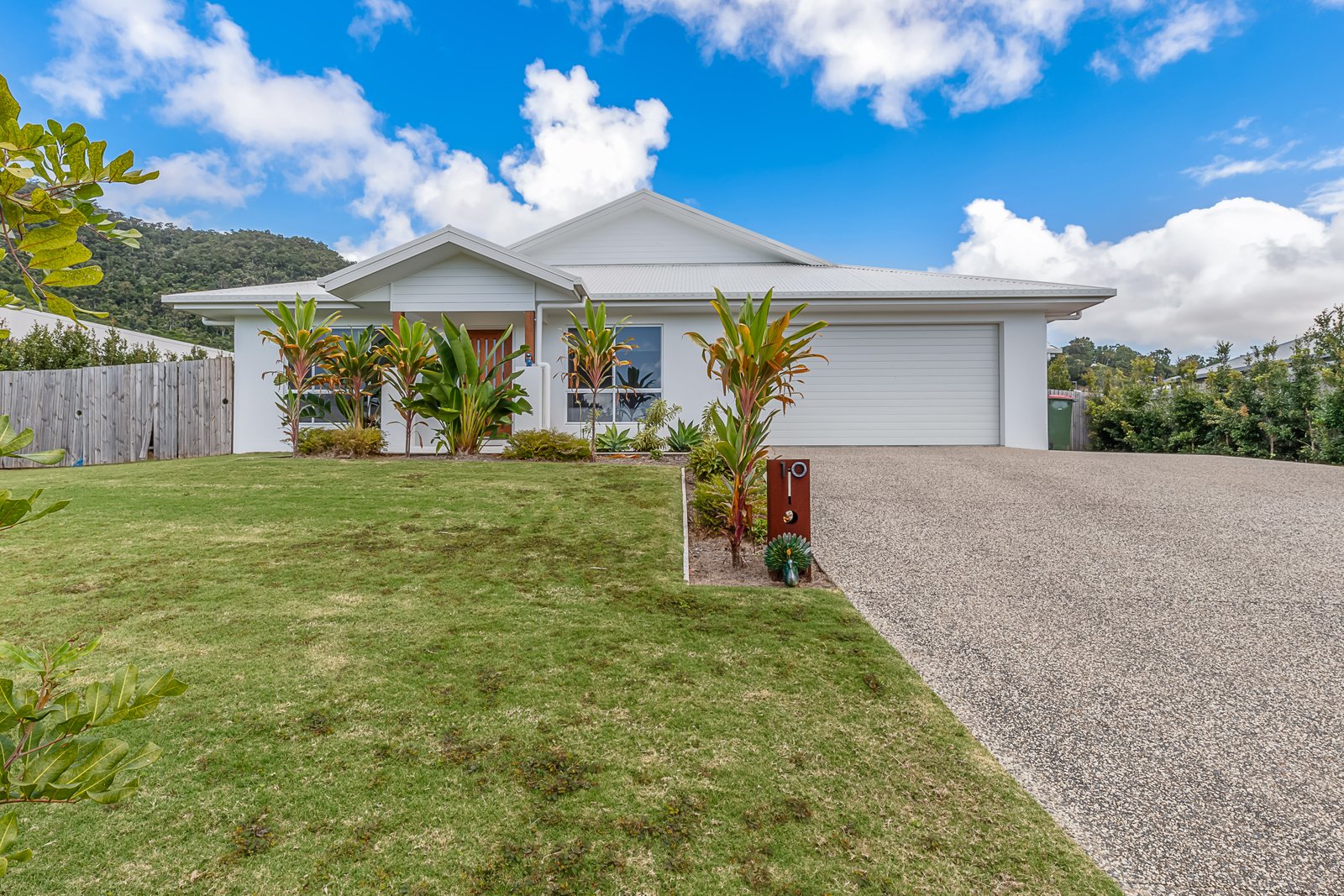 10 Mosswood Court CANNON VALLEY 13