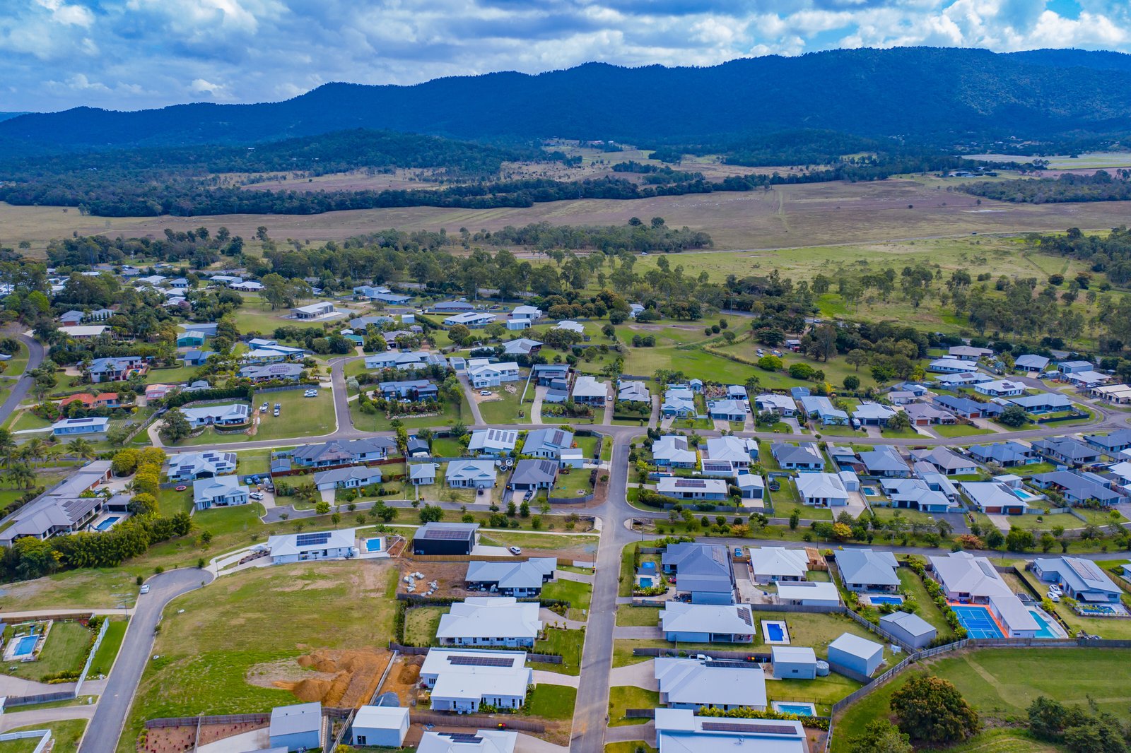 10 Mosswood Court CANNON VALLEY 27