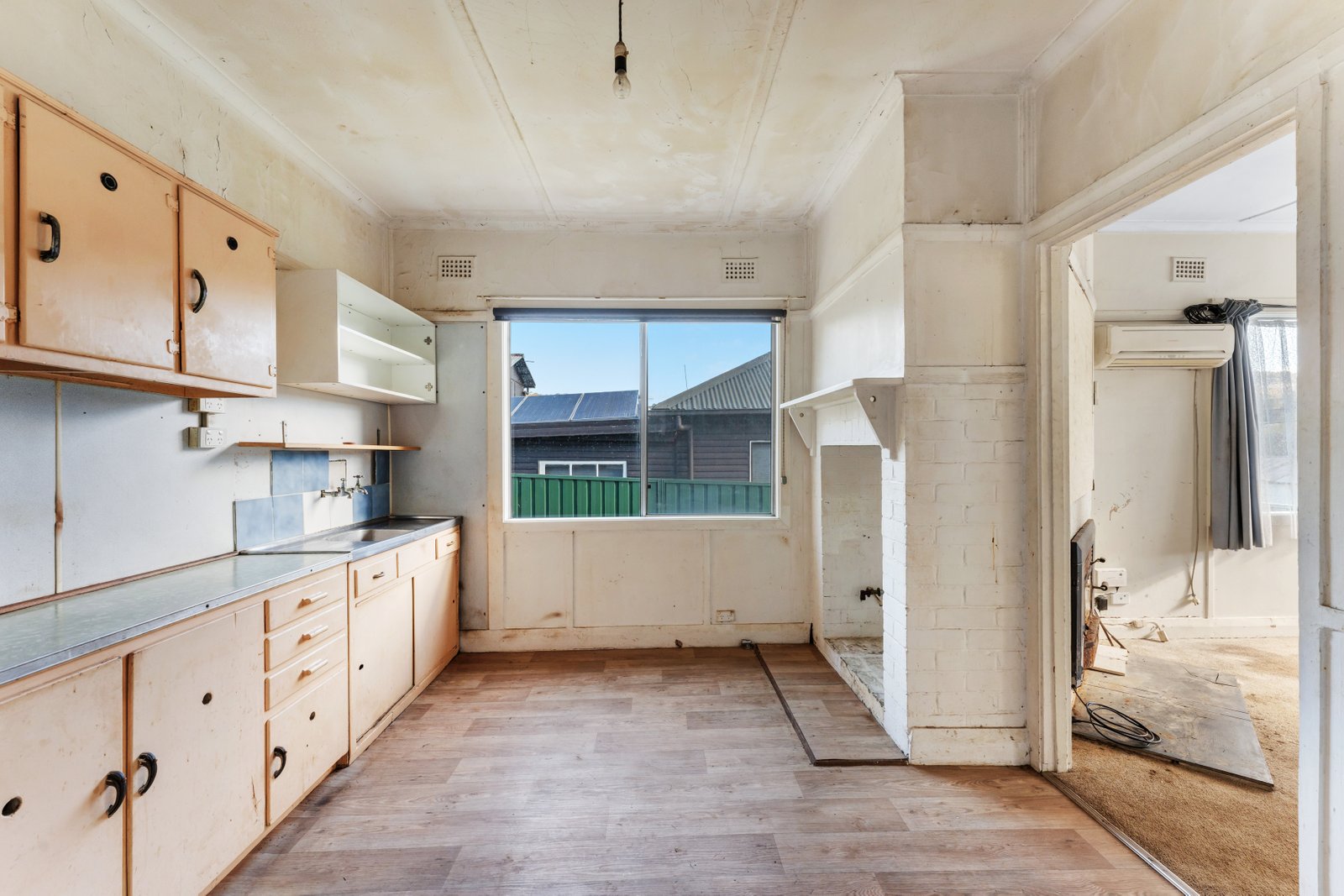 10 Mulga Street CAPTAINS FLAT 6