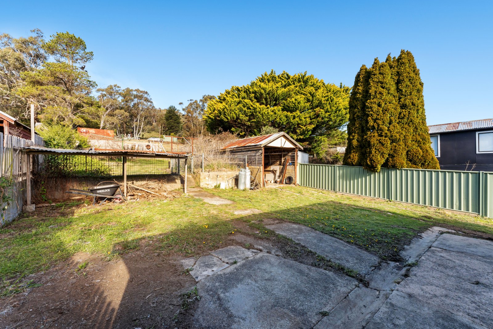 10 Mulga Street CAPTAINS FLAT 11