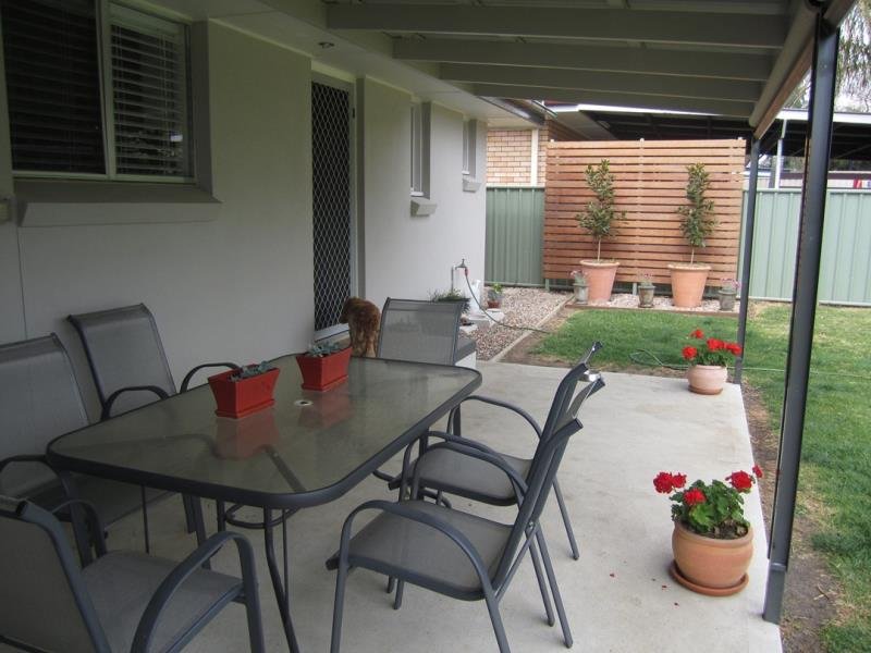 10 Murrawai Street TAMWORTH 7