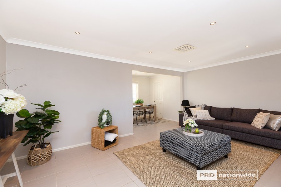 10 Murrawai Street TAMWORTH 4