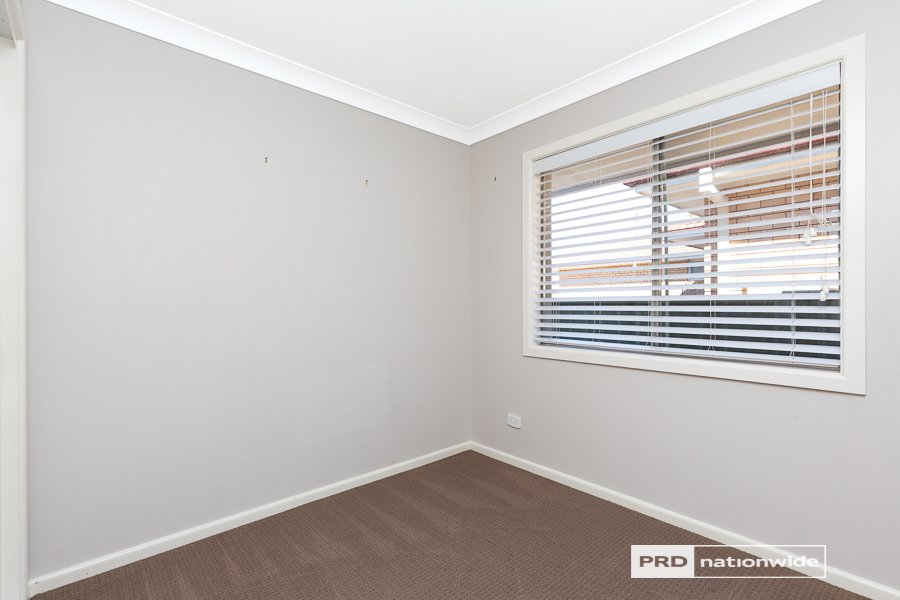 10 Murrawai Street TAMWORTH 8