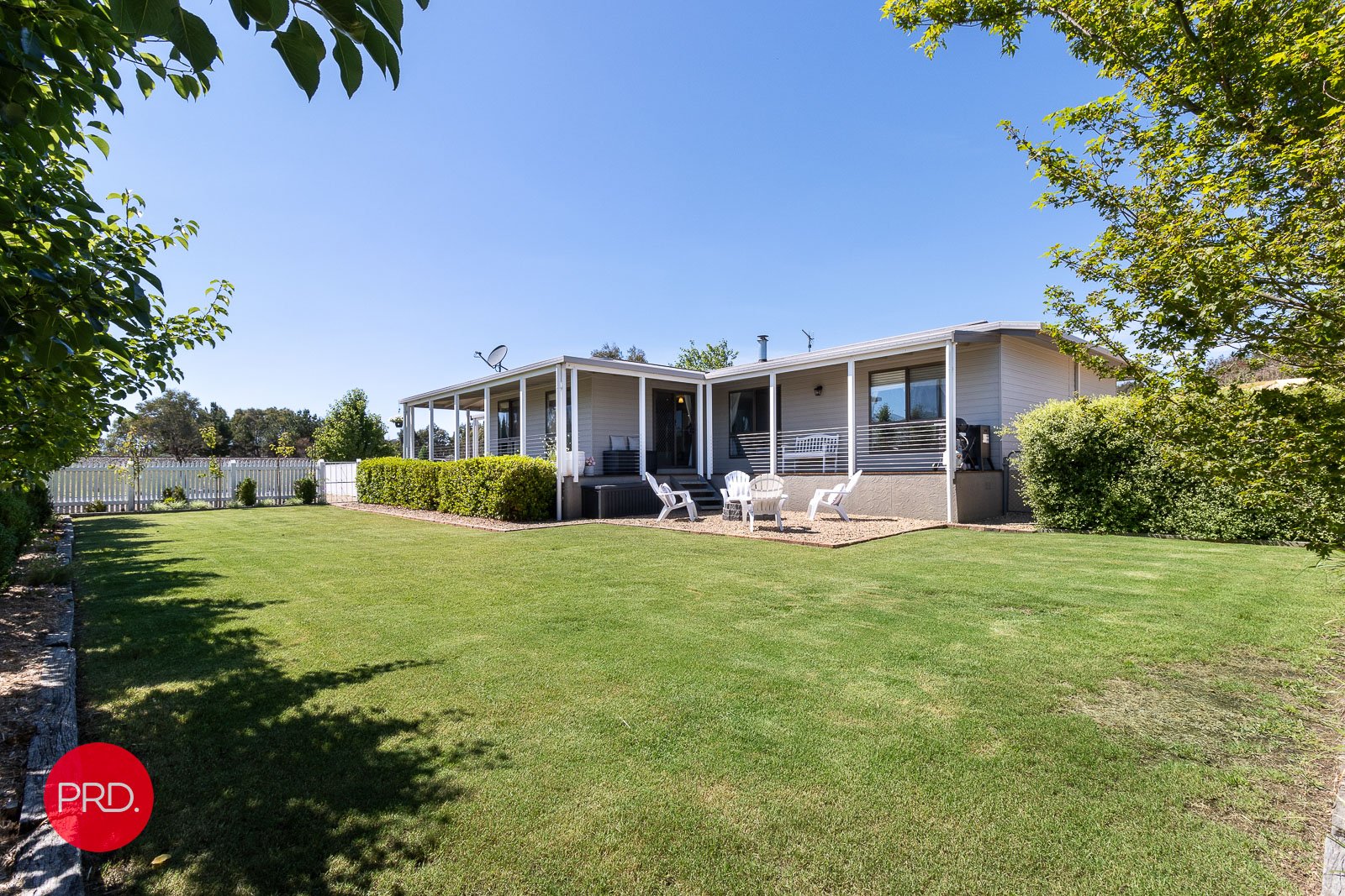 10 Murray Grey Place BUNGENDORE 2