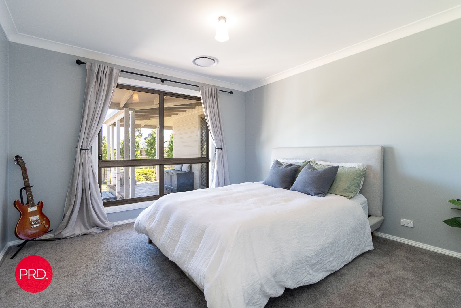 10 Murray Grey Place BUNGENDORE 11