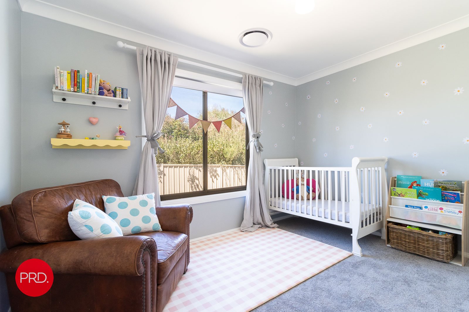 10 Murray Grey Place BUNGENDORE 12