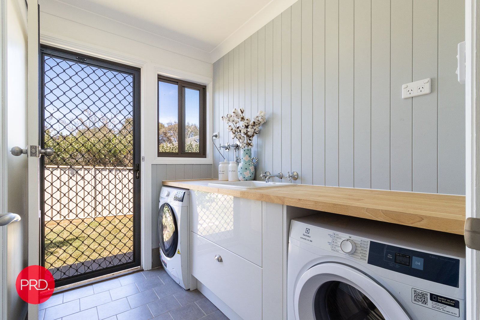 10 Murray Grey Place BUNGENDORE 16