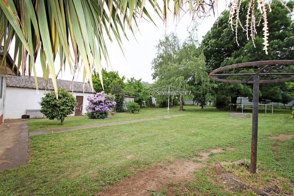 10 Murray Street TUMBARUMBA 9