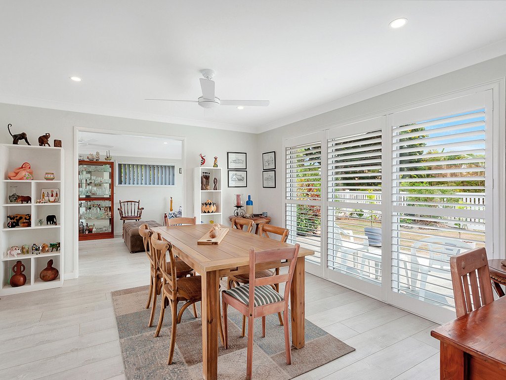 10 Myna Way BURLEIGH WATERS 10