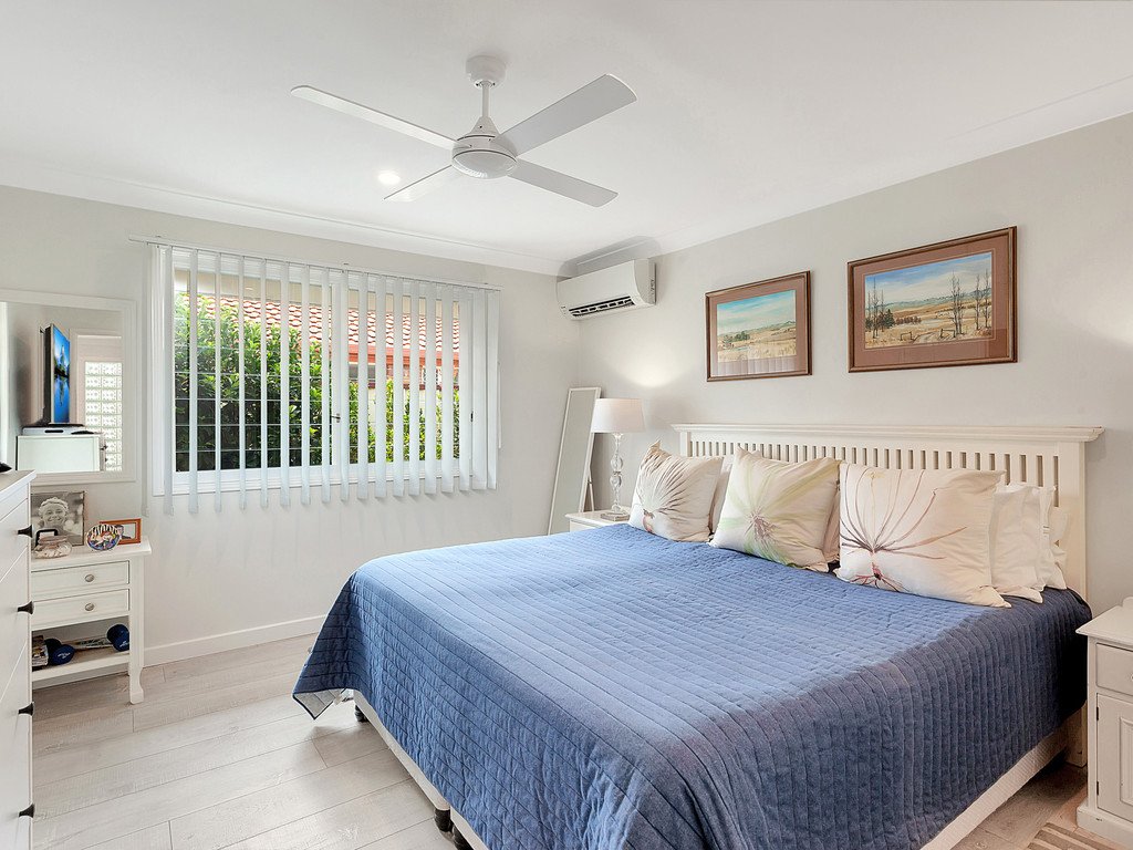 10 Myna Way BURLEIGH WATERS 16