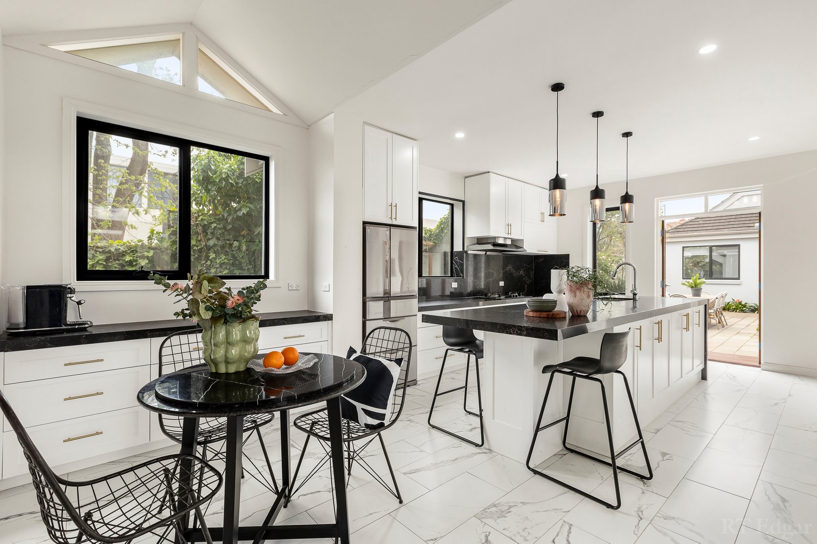 Real Estate and Property in 10 Myrniong Grove, Hawthorn East, VIC