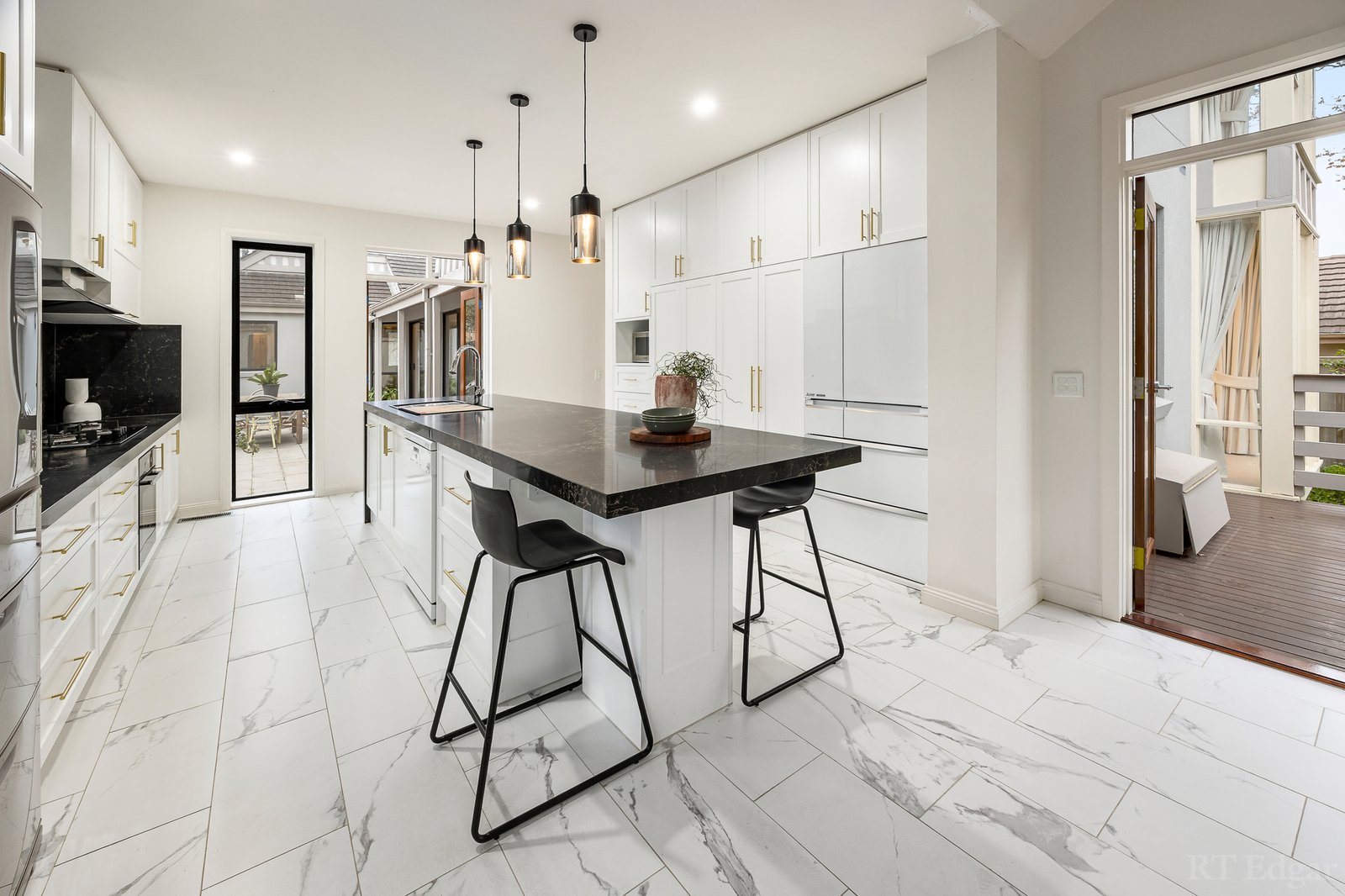 Real Estate and Property in 10 Myrniong Grove, Hawthorn East, VIC