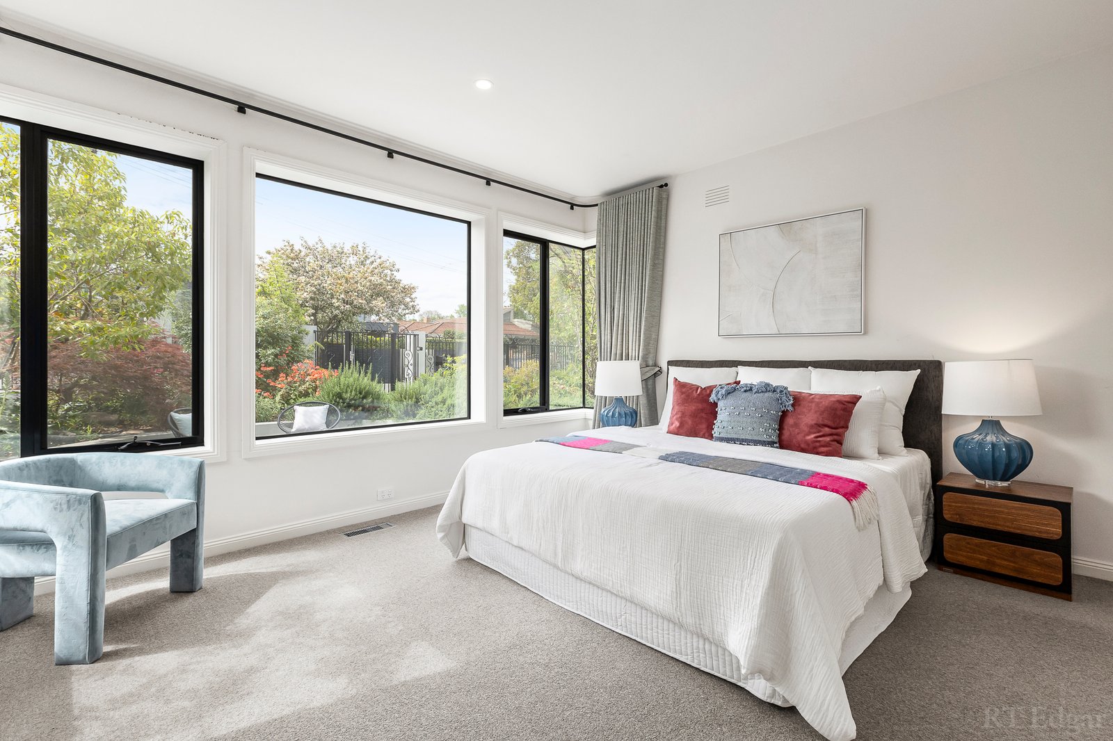 Real Estate and Property in 10 Myrniong Grove, Hawthorn East, VIC