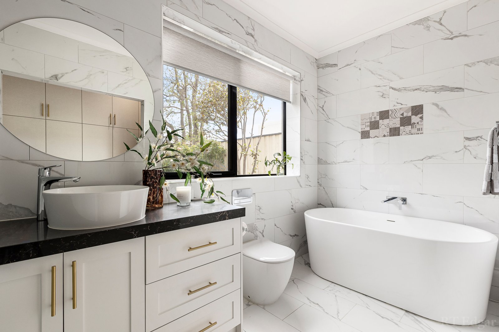 Real Estate and Property in 10 Myrniong Grove, Hawthorn East, VIC