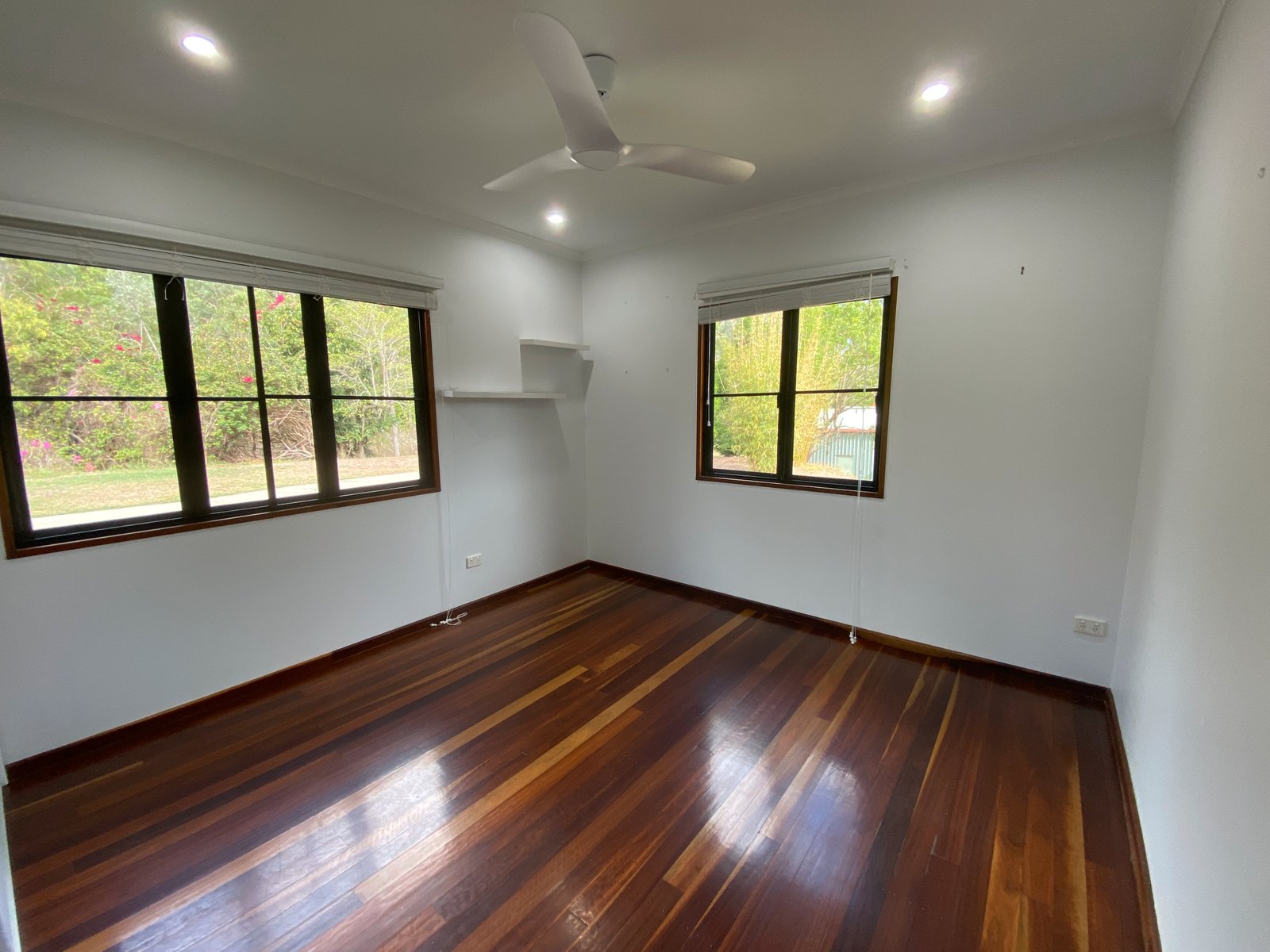 10 Namanula Drive FLAMETREE 13