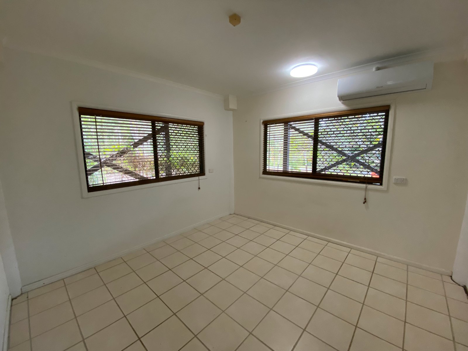 10 Namanula Drive FLAMETREE 21