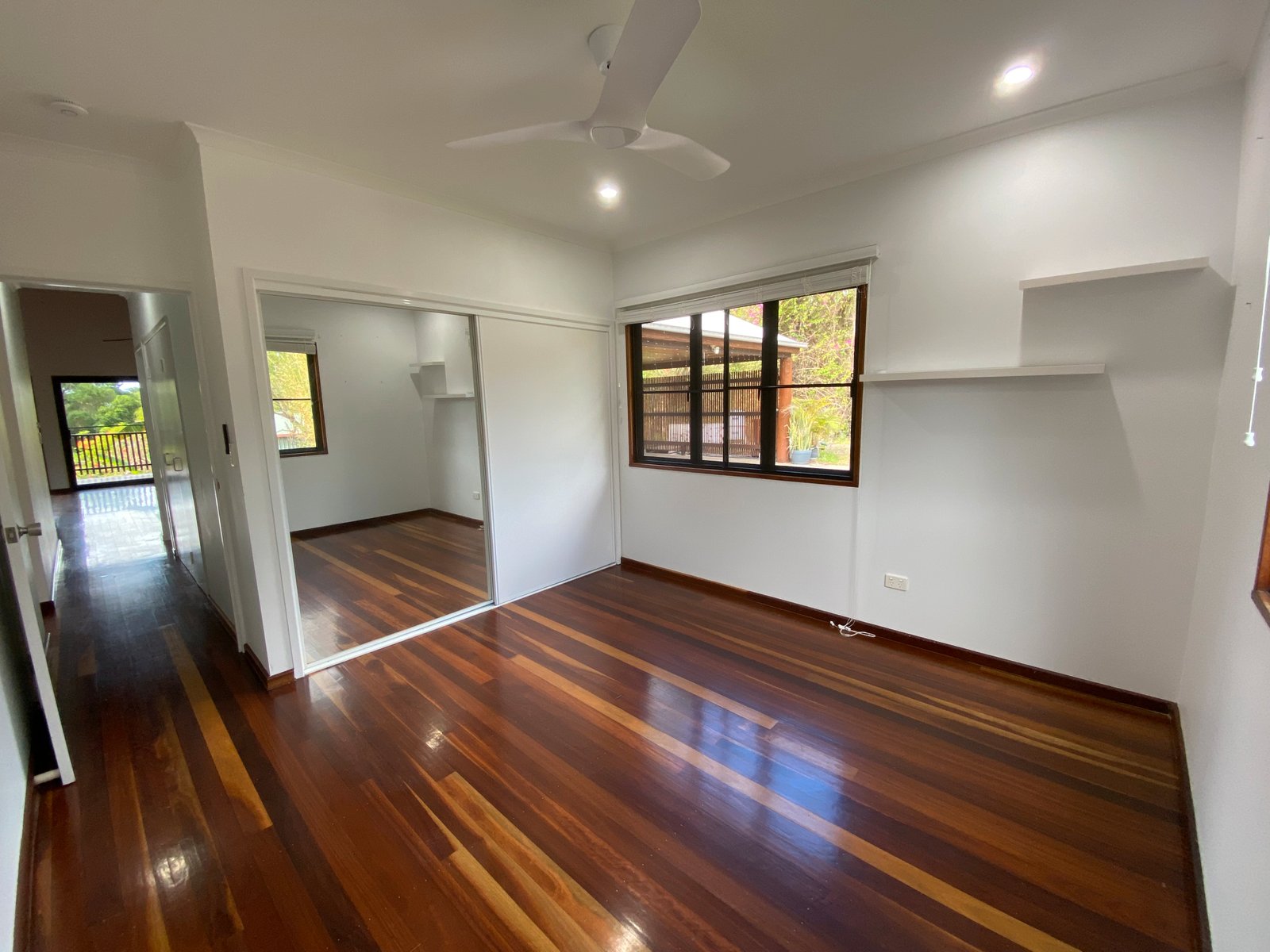 10 Namanula Drive FLAMETREE 12