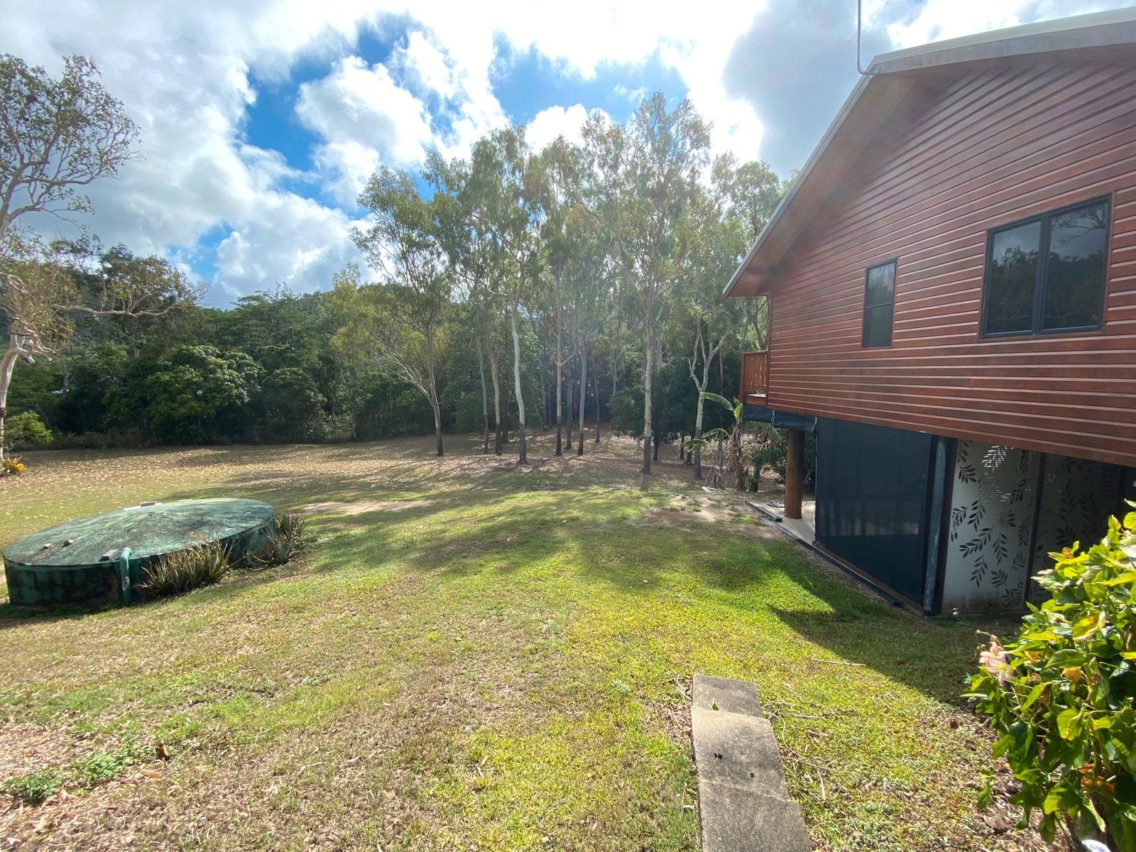 10 Namanula Drive FLAMETREE 16