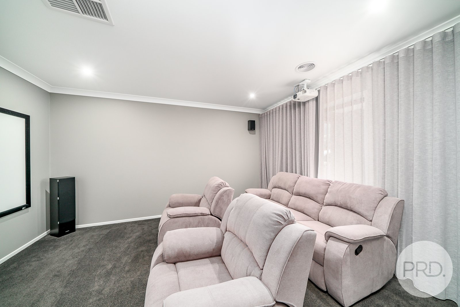 10 Nellywanna Street GOBBAGOMBALIN 6